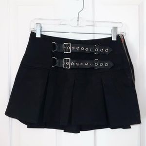 Black Pleated Mini Skirt 🖤